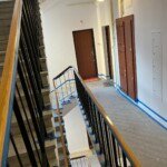 Malowanie ścian na klatce schodowej Malowanie ścian na klatce schodowej